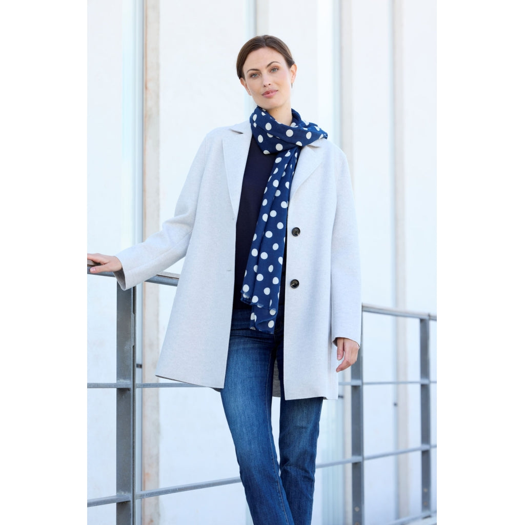 Junge Nina Kv. 95 50-Deep blue dot