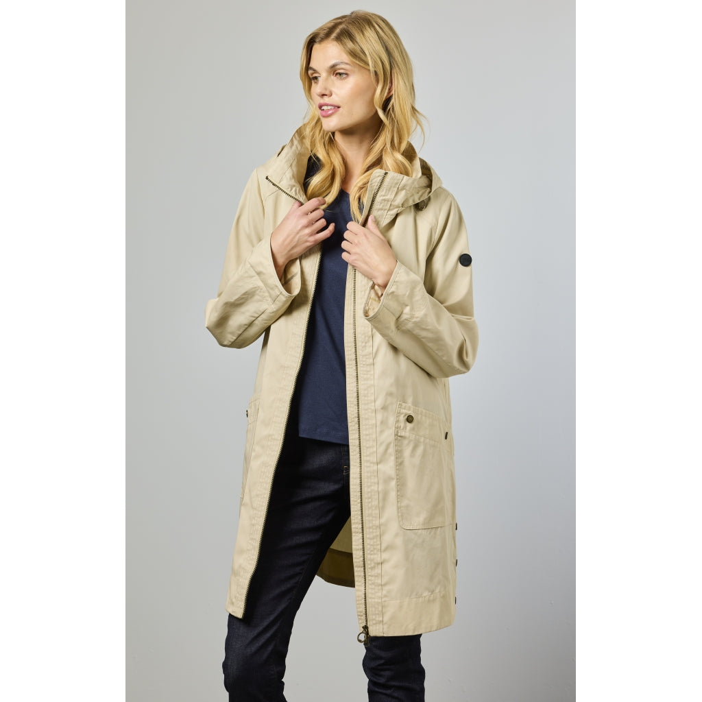 Junge Nora Kv. 46 12-Sand