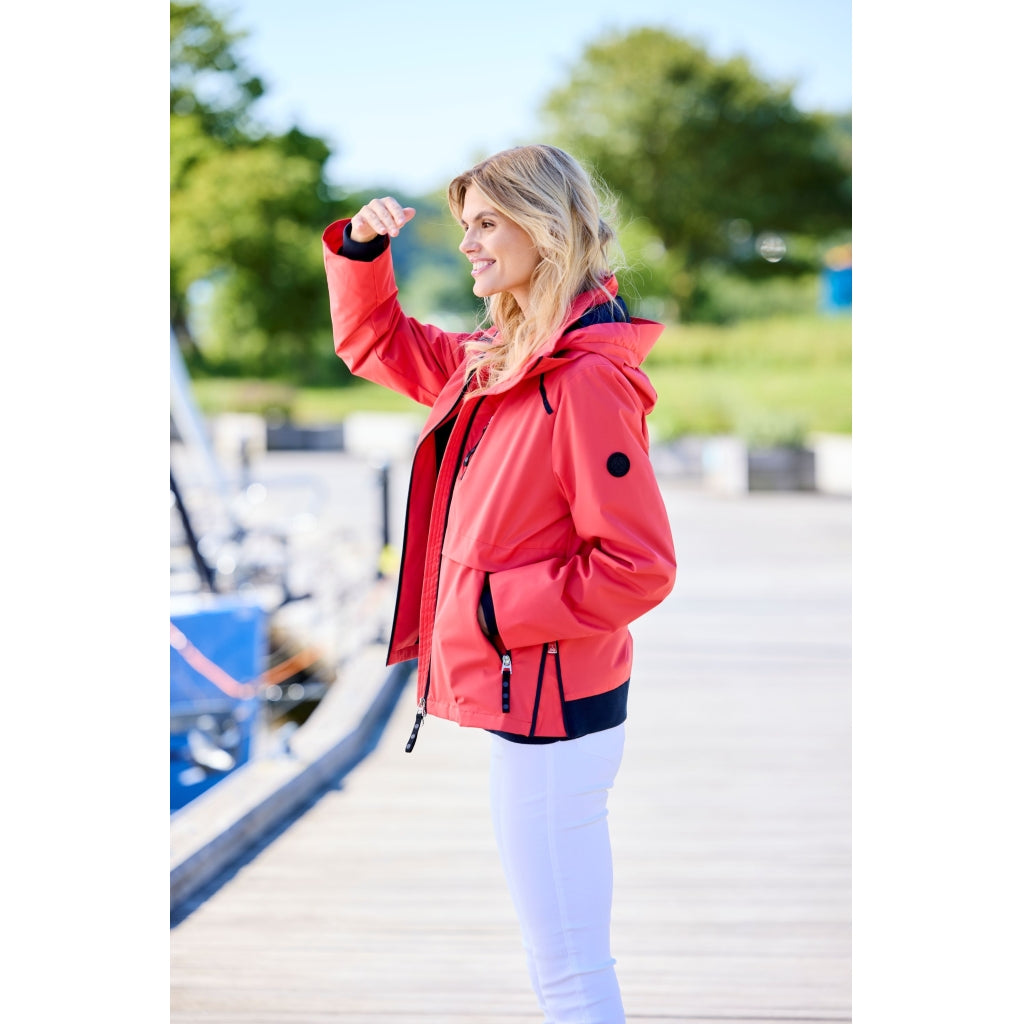 Junge Nikki Kv. 86 39-Cayenne