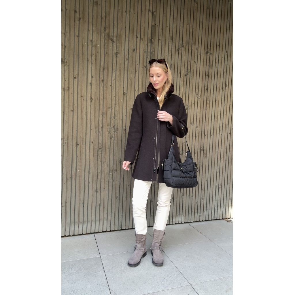 Junge Omega Kv. 15 60-Chocolate